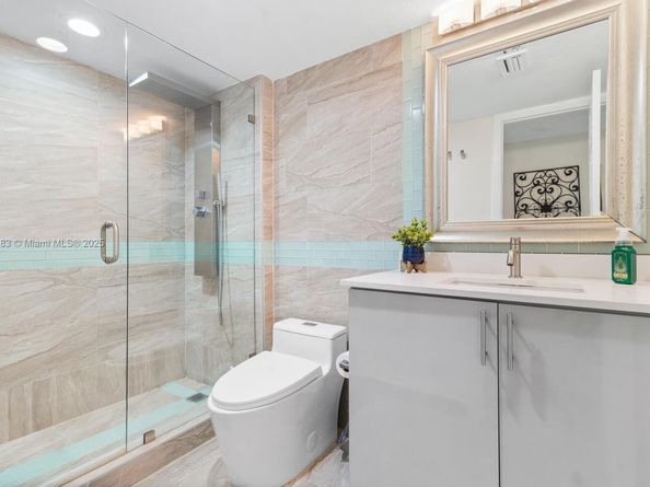 371 Fairway Cir 56, Weston FL 33326