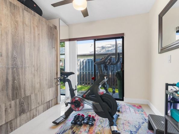 371 Fairway Cir 56, Weston FL 33326