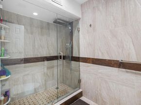 371 Fairway Cir 56, Weston FL 33326