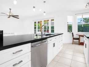 4467 Fox Glove Ln, Weston FL 33331