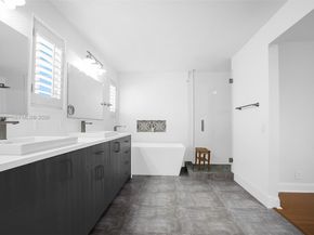 4467 Fox Glove Ln, Weston FL 33331