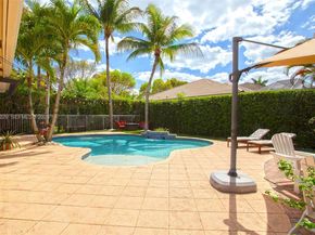 4467 Fox Glove Ln, Weston FL 33331