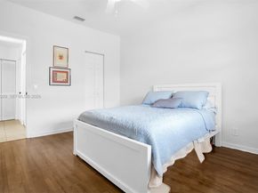 4467 Fox Glove Ln, Weston FL 33331