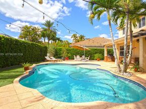 4467 Fox Glove Ln, Weston FL 33331