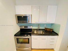 6881 Bay Dr 11, Miami Beach FL 33141