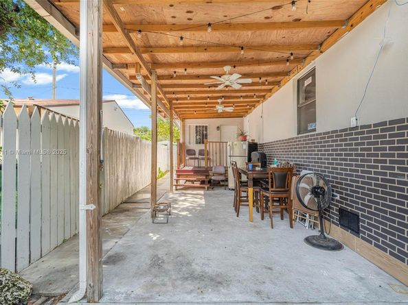 1330 NW 56th St, Miami FL 33142