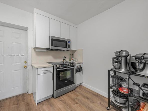 1330 NW 56th St, Miami FL 33142