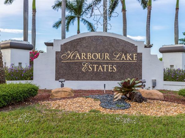 1962 SW 185th Ave, Miramar FL 33029