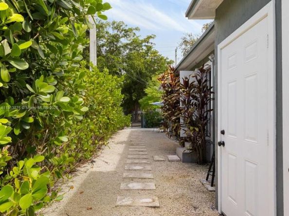 790 NW 60th St, Miami FL 33127