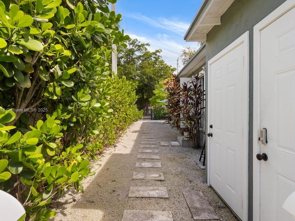 790 NW 60th St, Miami FL 33127