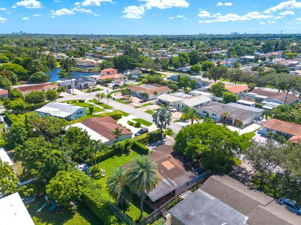 9981 SW 15th Ter, Miami FL 33174