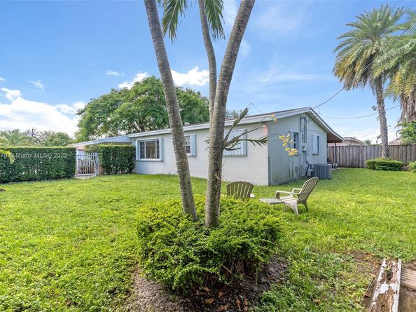 9981 SW 15th Ter, Miami FL 33174