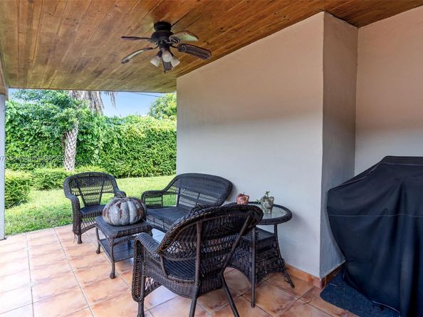 9981 SW 15th Ter, Miami FL 33174