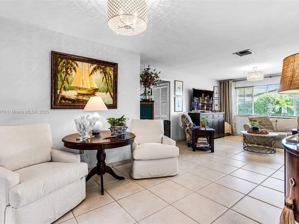 9981 SW 15th Ter, Miami FL 33174