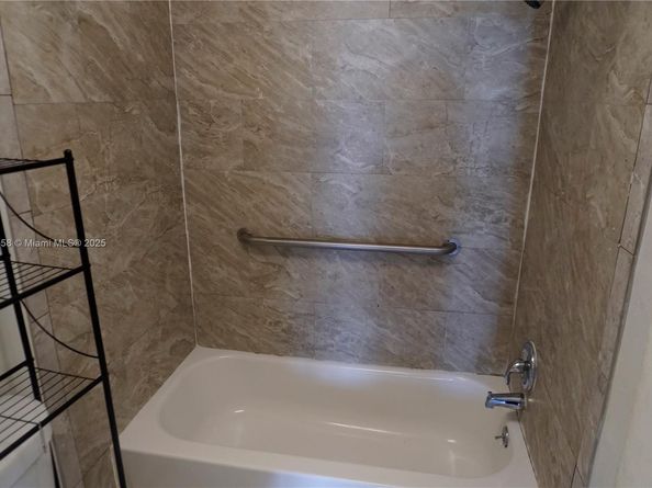 6195 Rock Island Rd 204, Tamarac FL 33319