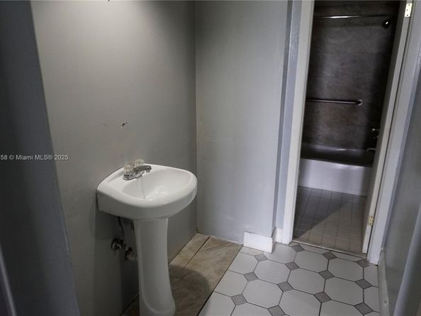 6195 Rock Island Rd 204, Tamarac FL 33319