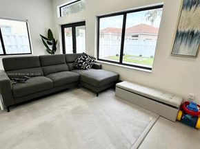 800 Tanglewood Cir, Weston FL 33327