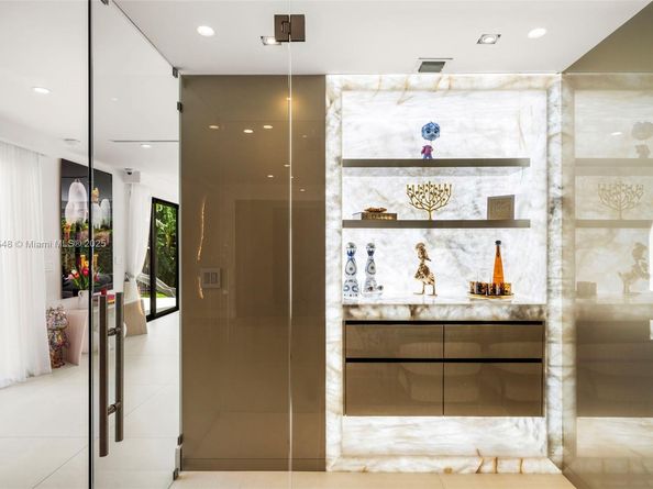 710 S Shore Dr, Miami Beach FL 33141