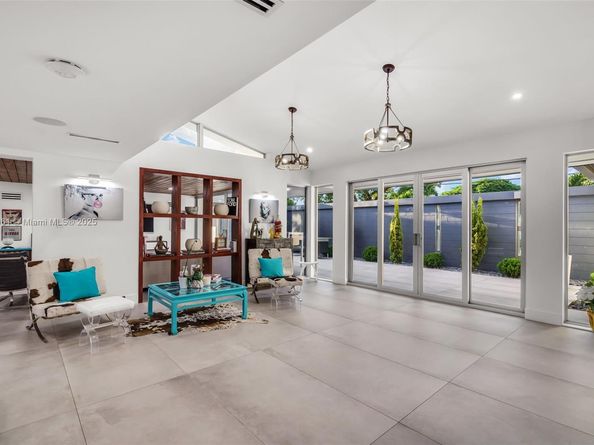 7550 SW 60th St, Miami FL 33143