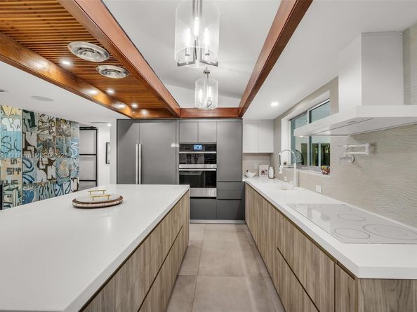 7550 SW 60th St, Miami FL 33143