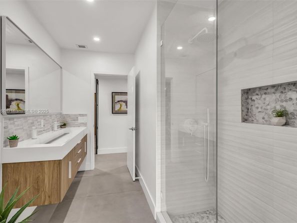 7550 SW 60th St, Miami FL 33143