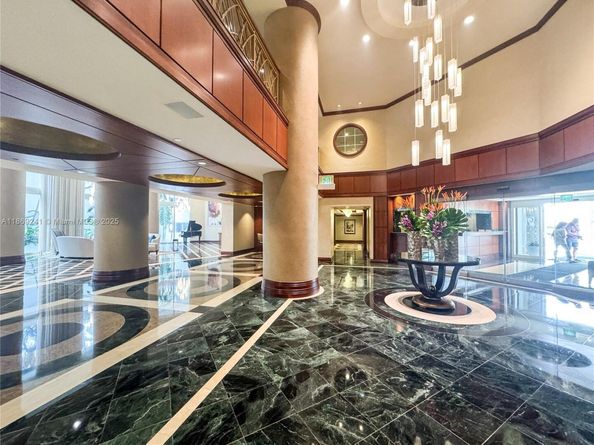 21050 Point Pl 401, Aventura FL 33180