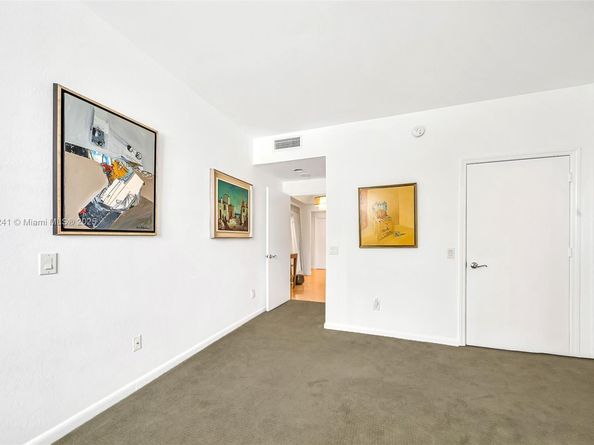 21050 Point Pl 401, Aventura FL 33180