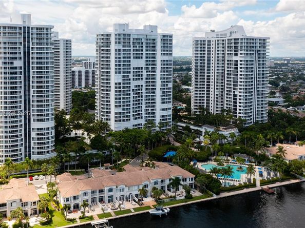 21050 Point Pl 401, Aventura FL 33180