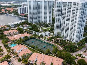21050 Point Pl 401, Aventura FL 33180