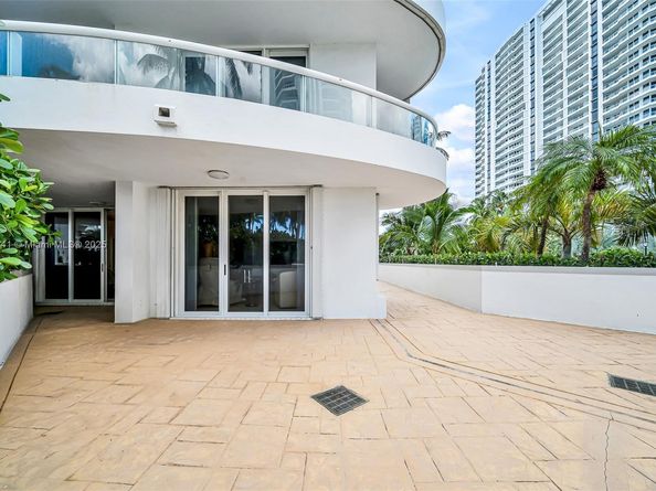 21050 Point Pl 401, Aventura FL 33180