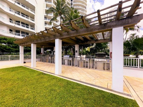 21050 Point Pl 401, Aventura FL 33180