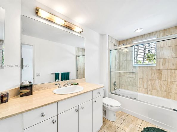 21050 Point Pl 401, Aventura FL 33180
