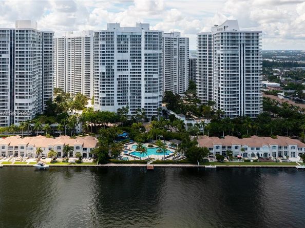 21050 Point Pl 401, Aventura FL 33180