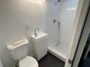 1955 Washington St, Hollywood FL 33020