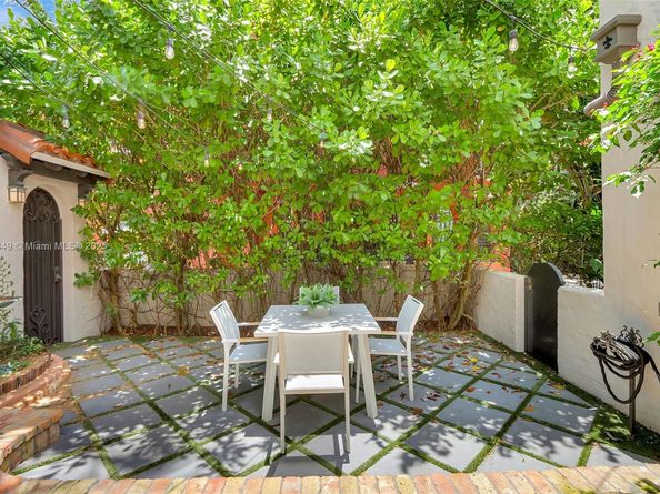 447 Giralda Ave., Coral Gables FL 33134