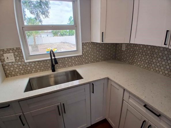 5636 Arthur St, Hollywood FL 33021
