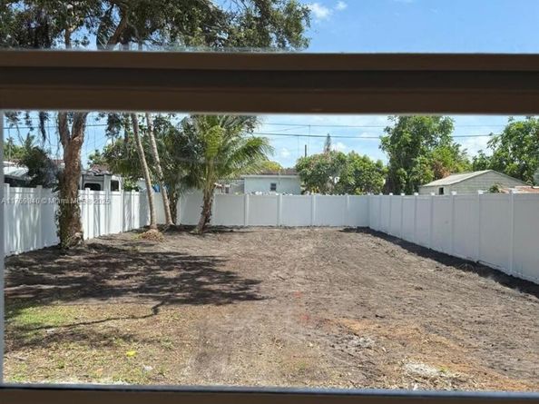 5636 Arthur St, Hollywood FL 33021