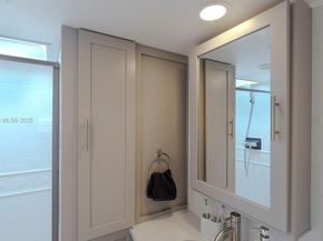 5636 Arthur St, Hollywood FL 33021