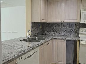 7625 SW 106th Ave, Miami FL 33173