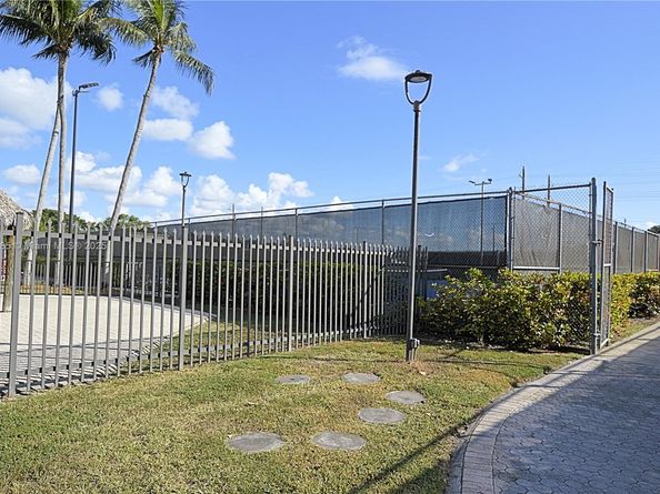 7625 SW 106th Ave, Miami FL 33173