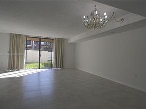 7625 SW 106th Ave, Miami FL 33173