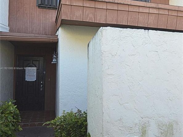 7625 SW 106th Ave, Miami FL 33173