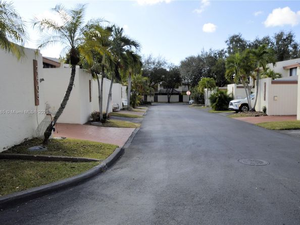 7625 SW 106th Ave, Miami FL 33173