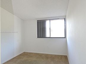 7625 SW 106th Ave, Miami FL 33173