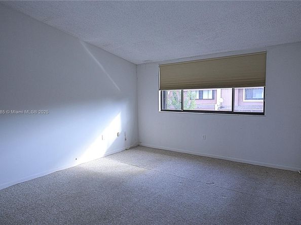 7625 SW 106th Ave, Miami FL 33173