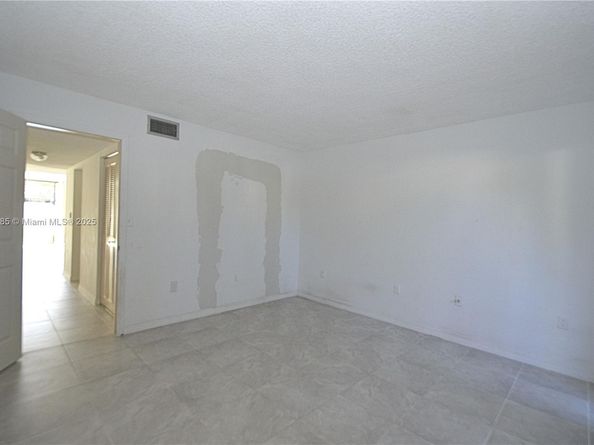 7625 SW 106th Ave, Miami FL 33173