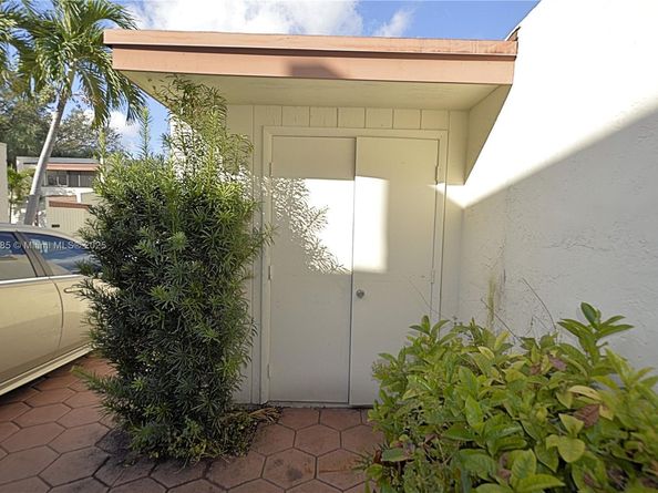 7625 SW 106th Ave, Miami FL 33173