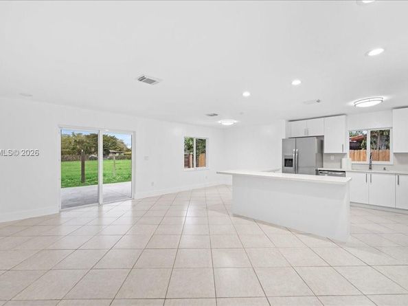 6722 SW 135th Ct, Miami FL 33183