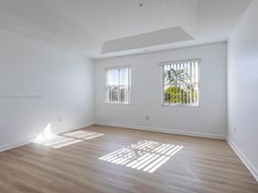 10022 NW 7th St 206, Miami FL 33172