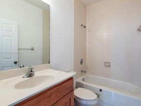 10022 NW 7th St 206, Miami FL 33172